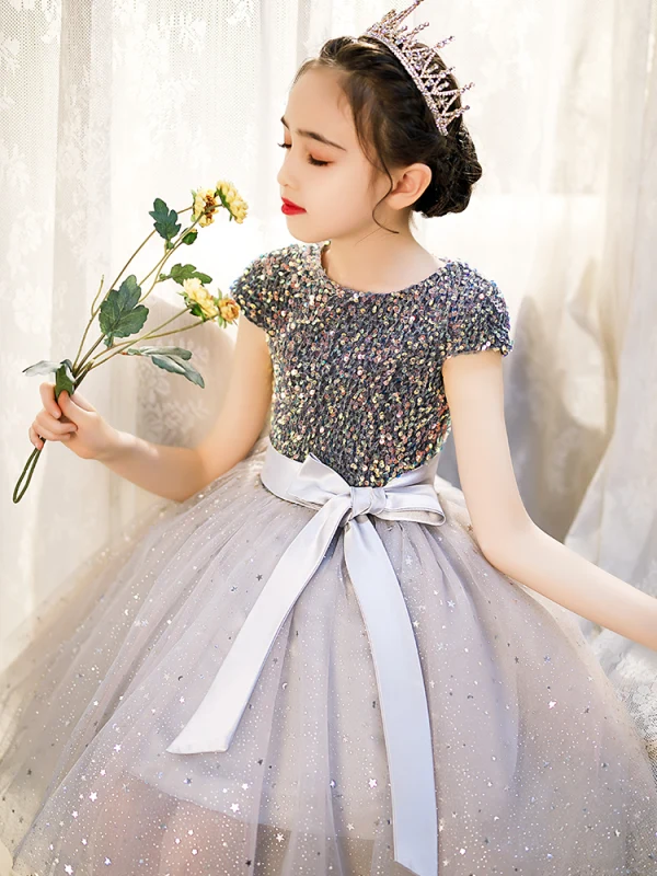 Mode Bling Bling Gris Anniversaire Courte Robe Ceremonie Fille 2021 Princesse Encolure Dégagée Perlage Étoile Paillettes Noeud Mancherons