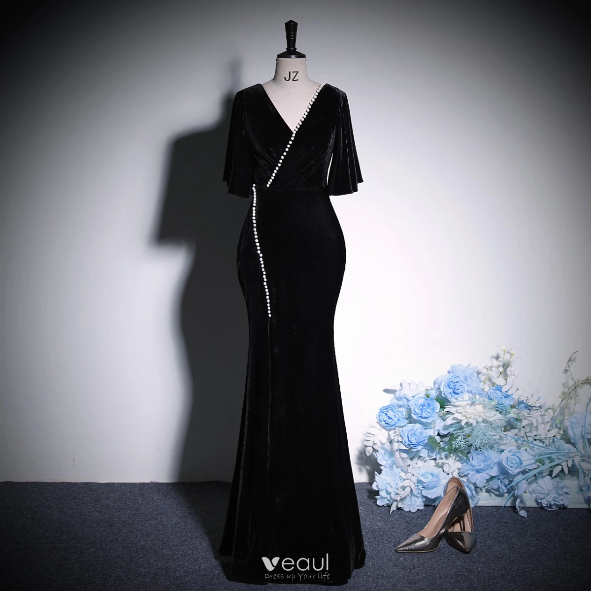 V Neck Trumpet Mermaid Backless Long Sleeve Velvet Prom Dress