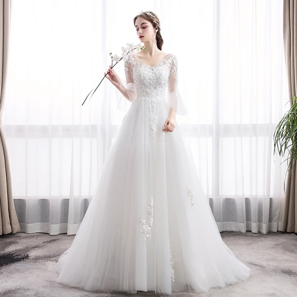 Élégant Ivoire Robe De Mariée 2019 Princesse V-Cou En Dentelle Fleur Manches de cloche Dos Nu Train De Balayage