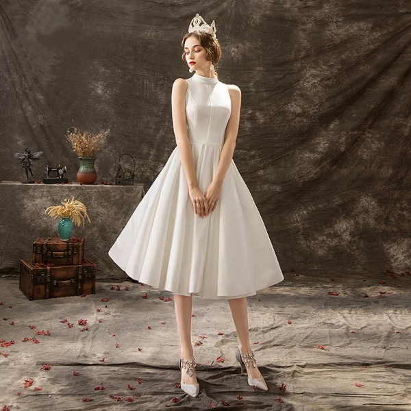 Modest / Simple Ivory Wedding Dresses 2019 A-Line / Princess High Neck Lace Flower Buttons Sleeveless Knee-Length