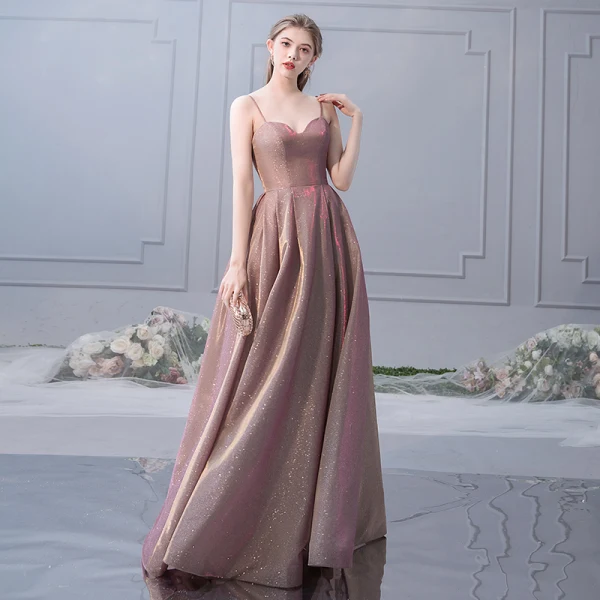 Charmant Violett Abendkleider 2019 A Linie Spaghettiträger Glanz Polyester Ärmellos Rückenfreies Lange Festliche Kleider