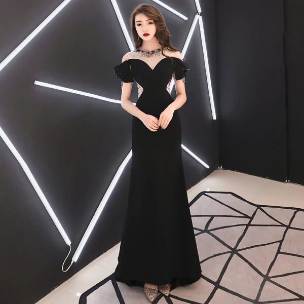 Elegant Sorte Selskabskjoler 2019 Havfrue Scoop Neck Beading Rhinestone Kort Ærme Lange Kjoler