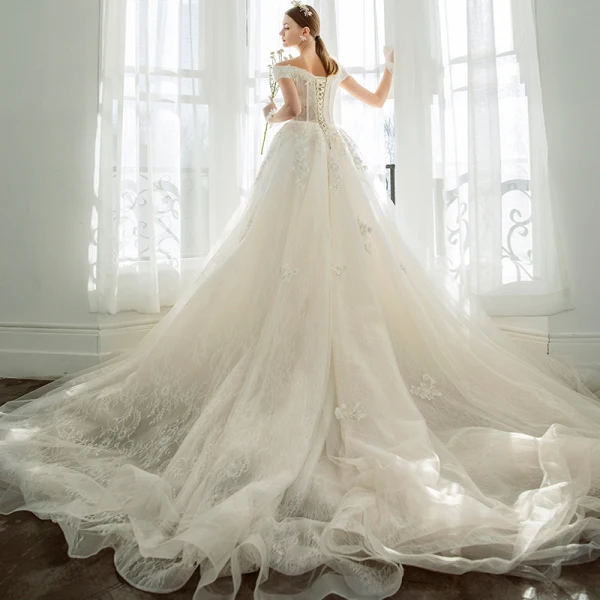 Élégant Champagne Robe De Mariée 2019 Princesse De l'épaule Perlage Paillettes En Dentelle Fleur Manches Courtes Cathedral Train
