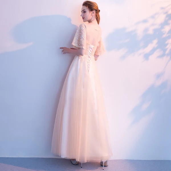 Élégant Champagne Robe De Soirée 2019 Princesse Encolure Dégagée En Dentelle Fleur Manches Courtes Dos Nu Longue Robe De Ceremonie