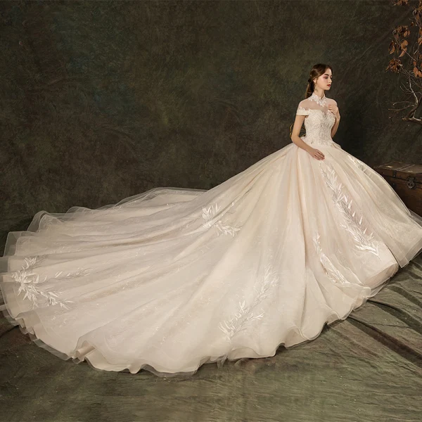 Élégant Champagne Robe De Mariée 2019 Princesse Col Haut Perlage En Dentelle Fleur Mancherons Dos Nu Cathedral Train