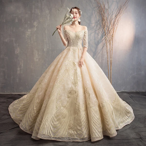Charmant Champagne Robe De Mariée 2019 Princesse De l'épaule Perlage Cristal Perle Paillettes En Dentelle Fleur 1/2 Manches Dos Nu Cathedral Train