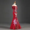 Chiński Styl Czerwone Sukienki Wieczorowe 2019 Syrena / Rozkloszowane Przy Ramieniu Kutas Cekiny Aplikacje Z Koronki Bez Rękawów Bez Pleców Długie Sukienki Wizytowe
