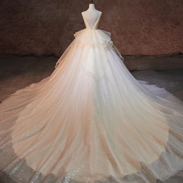 Luxus / Herrlich Champagner Glanz Brautkleider / Hochzeitskleider 2019 A Linie Durchsichtige Tiefer V-Ausschnitt Ärmellos Rückenfreies Fallende Rüsche