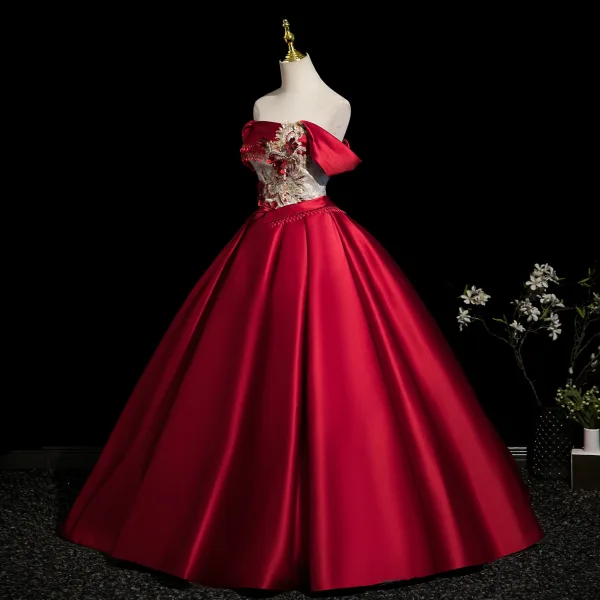 Elegant Burgundy Beading Appliques Satin Prom Dresses 2025 Ball Gown Off-The-Shoulder Short Sleeve Backless Floor-Length / Long Formal Dresses