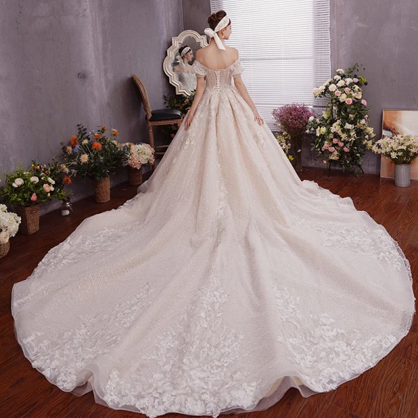 Charmant Champagner Brautkleider / Hochzeitskleider 2019 A Linie Off Shoulder Perlenstickerei Kristall Pailletten Perle Ärmellos Rückenfreies Königliche Schleppe