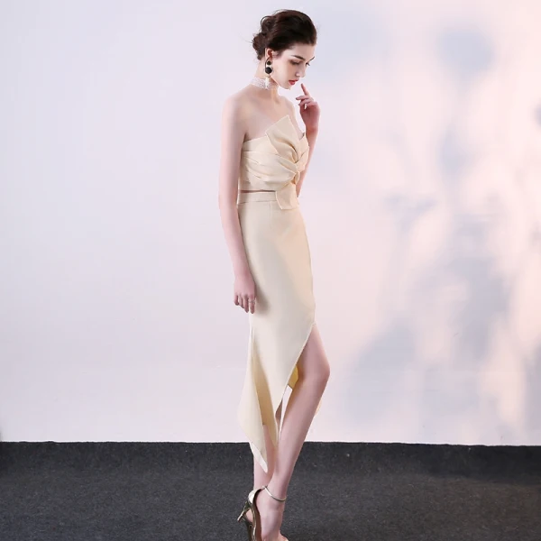 Sexy Champagne 2 Pièces Robe De Soirée 2019 Trompette / Sirène Bustier Noeud Sans Manches Dos Nu Courte Robe De Ceremonie