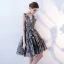 Chic / Belle Gris Robe De Cocktail 2019 Princesse V-Cou Paillettes Appliques Cristal En Dentelle Fleur Courte Sans Manches Dos Nu Robe De Ceremonie