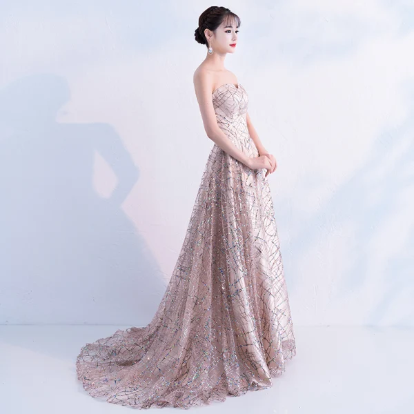 Glitzernden Champagner Gold Abendkleider 2019 A Linie Ärmellos Pailletten Bandeau Rückenfreies Sweep / Pinsel Zug Festliche Kleider