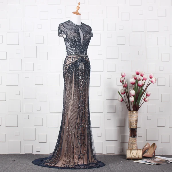 Luxe Bleu Marine Fait main Perlage Robe De Soirée 2019 Trompette / Sirène Encolure Dégagée Faux Diamant Cristal Manches Courtes Train De Balayage Robe De Ceremonie