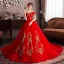 Style Chinois Rouge Enceinte Robe De Mariée 2019 De l'épaule Paillettes En Dentelle Fleur Appliques Manches Courtes Dos Nu Chapel Train