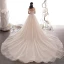Chic Champagne Robe De Mariée 2019 Princesse De l'épaule Perlage Perle En Dentelle Fleur Manches Courtes Dos Nu Cathedral Train