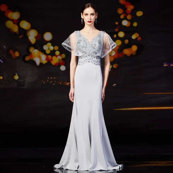 Luxe Bordeaux Robe De Soirée 2019 Princesse V-Cou Perlage Faux Diamant Cristal Perle Paillettes Manches Courtes Dos Nu Train De Balayage Robe De Ceremonie