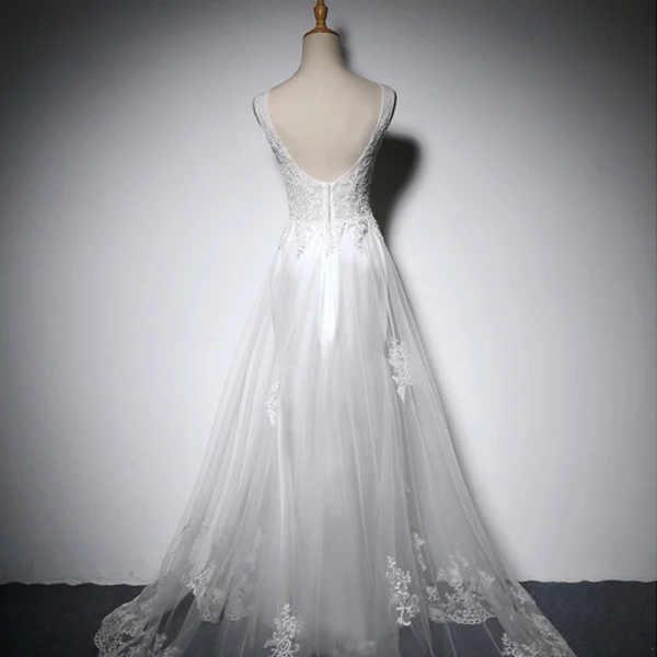 Elegant White Wedding Dresses 2018 A-Line / Princess Lace Appliques See-through Scoop Neck Backless Sleeveless Floor-Length / Long Wedding