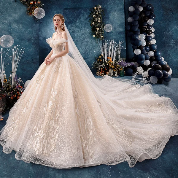 Luxe Champagne Robe De Mariée 2019 Robe Boule De l'épaule Perlage Paillettes En Dentelle Fleur Sans Manches Dos Nu Royal Train