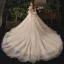 Luxe Champagne Robe De Mariée 2019 Princesse De l'épaule Perlage Paillettes Appliques En Dentelle Fleur Sans Manches Dos Nu Noeud Cathedral Train
