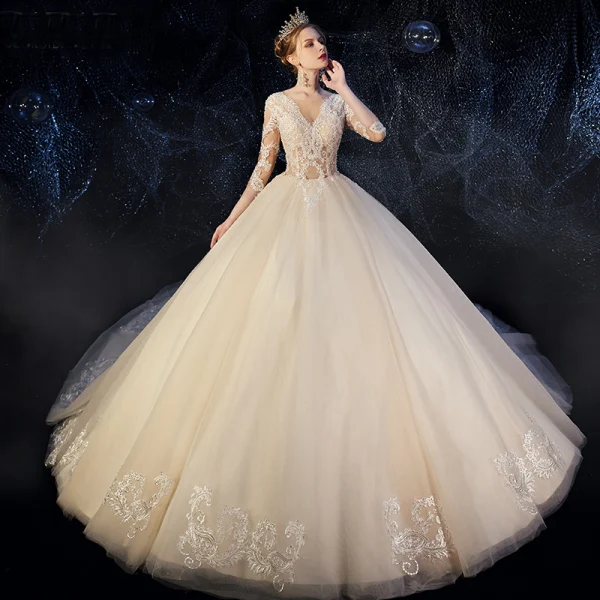 Charmant Champagne Robe De Mariée 2019 Robe Boule Encolure Dégagée Paillettes En Dentelle Fleur 1/2 Manches Cathedral Train
