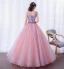 Mode Pink Ballkleider 2019 Ballkleid Applikationen Rundhalsausschnitt Perle Spitze Blumen Schleife Ärmellos Rückenfreies Lange Festliche Kleider