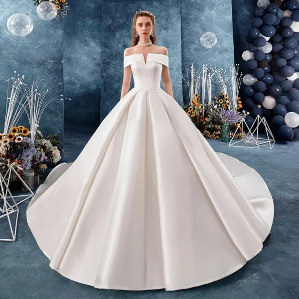 Modest / Simple Ivory Satin Wedding Dresses 2019 A-Line / Princess Off-The-Shoulder Short Sleeve Backless Royal Train