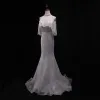 Elegant Ivory Brudekjoler 2018 Havfrue Blonde Beading Pailletter Halter Halterneck Kort Ærme Retten Tog Bryllup