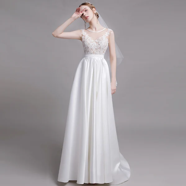 Edles Weiß Strand Brautkleider / Hochzeitskleider 2019 A Linie Rundhalsausschnitt Perle Spitze Blumen Ärmellos Rückenfreies Sweep / Pinsel Zug