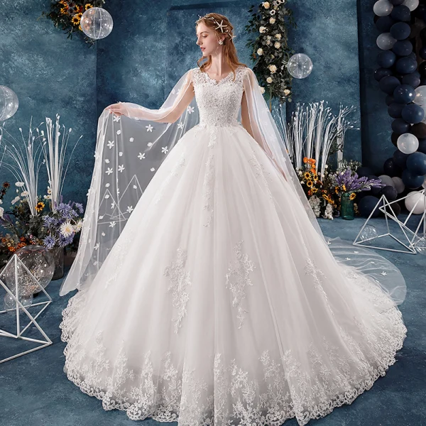 Charmant Ivoire Robe De Mariée 2019 Princesse V-Cou Perlage Paillettes Appliques Perle En Dentelle Fleur Sans Manches Dos Nu Watteau Train