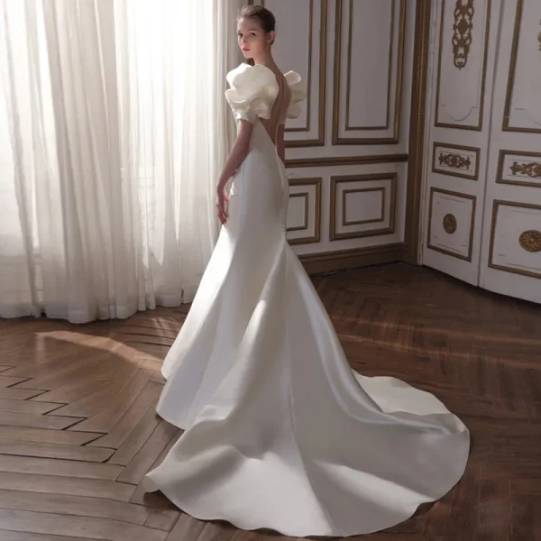 Mode Ivory / Creme Satin Brautkleider / Hochzeitskleider Abendkleider 2021 Meerjungfrau V-Ausschnitt Geschwollenes Kurze Ärmel Rückenfreies Hof-Schleppe Hochzeit