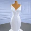 Haut de Gamme Ivoire Volants en Cascade Satin Robe De Mariée 2021 Trompette / Sirène V-Cou Sans Manches Dos Nu Tribunal Train Mariage