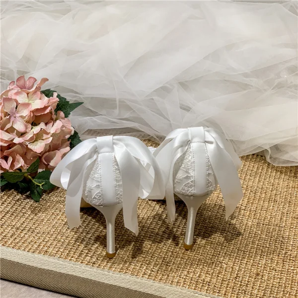 Fashion Ivory Lace Flower Bow Wedding Shoes 2021 Leather 8 cm Stiletto Heels Pointed Toe Wedding Pumps High Heels