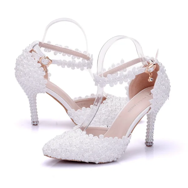 Charmant Blanche Perle En Dentelle Fleur Chaussure De Mariée 2021 Bride Cheville 7 cm Talons Aiguilles À Bout Pointu Mariage Talons Hauts