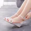 Schöne Weiß Applikationen Brautschuhe 2021 Knöchelriemen 6 cm Keilabsatz Peeptoes Hochzeit Sandaletten Hochhackige