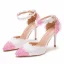 Élégant Rougissant Rose Blanche En Dentelle Fleur Chaussure De Mariée 2021 Perle Bride Cheville 9 cm Talons Aiguilles À Bout Pointu Mariage Talons Hauts
