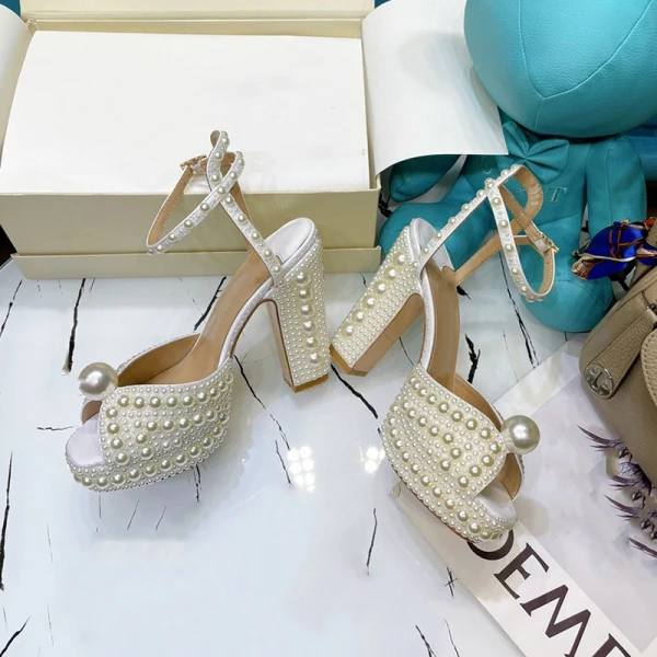 Étourdissant Sexy Ivoire Perle Chaussure De Mariée 2021 Bride Cheville Cuir 12 cm Talons Épais Peep Toes / Bout Ouvert Mariage Talons Hauts