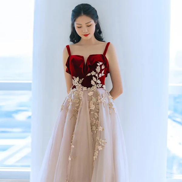 Chic / Belle Bordeaux Daim Robe De Bal 2021 Princesse Bretelles Spaghetti Perlage En Dentelle Fleur Sans Manches Dos Nu Longue Promo Robe De Ceremonie