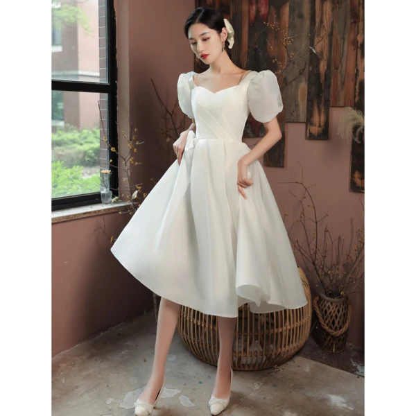 Vintage Ivory / Creme Satin Brautkleider / Hochzeitskleider 2021 A Linie Eckiger Ausschnitt Geschwollenes Kurze Ärmel Rückenfreies Wadenlang Hochzeit