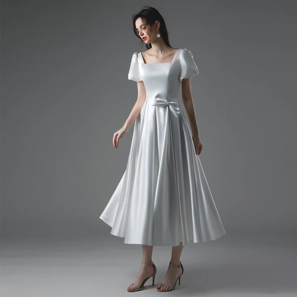 Schlicht Ivory / Creme Satin Brautkleider / Hochzeitskleider 2021 A Linie Eckiger Ausschnitt Kurze Ärmel Schleife Rückenfreies Wadenlang Hochzeit