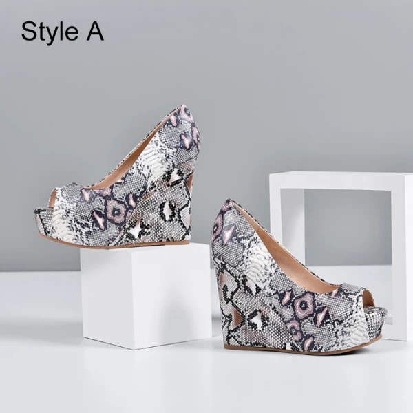 Unusual Street Wear Snakeskin Print Womens Sandals 2021 Leather Waterproof 11 cm Wedges Open / Peep Toe Sandals