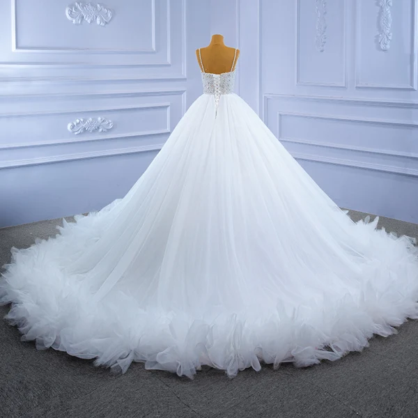Luxe Blanche Robe De Mariée 2021 Robe Boule Bretelles Spaghetti Perlage Perle Paillettes Sans Manches Dos Nu Royal Train Mariage
