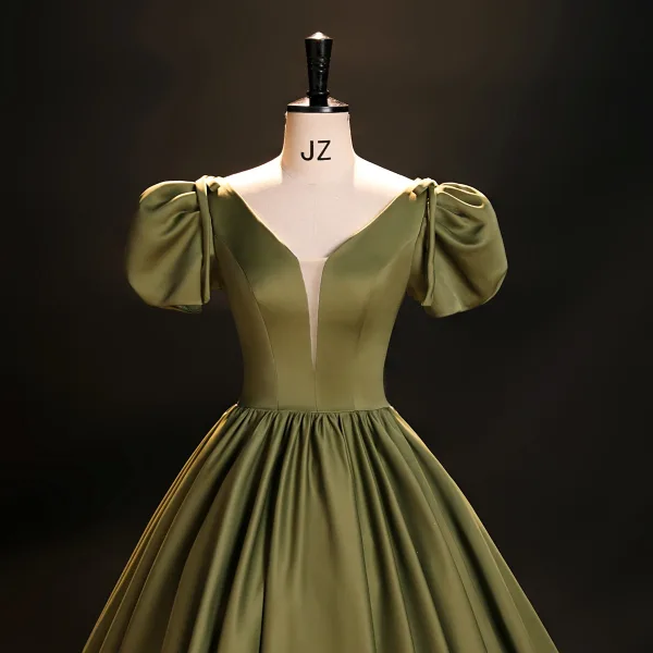 Vintage Klee Grün Satin Ballkleider 2023 Ballkleid V-Ausschnitt Geschwollenes Kurze Ärmel Rückenfreies Lange Festliche Kleider