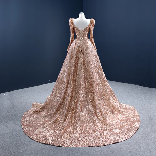Haut de Gamme Scintillantes Doré Paillettes Robe De Soirée 2021 Princesse Encolure Carrée Manches Longues Dos Nu Chapel Train Robe De Ceremonie