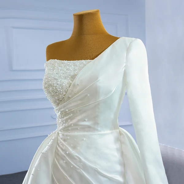 High End Elegante Ivory / Creme Satin Brautkleider / Hochzeitskleider 2021 A Linie One-Shoulder Perlenstickerei Perle Pailletten Lange Ärmel Rückenfreies Kathedrale Schleppe Hochzeit