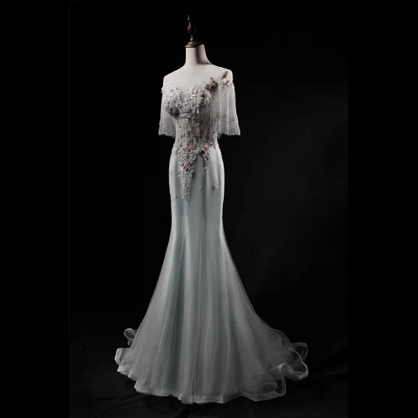 Chic Argenté Vert Cendré Robe De Soirée 2019 Trompette / Sirène Encolure Dégagée Perlage Paillettes En Dentelle Fleur Appliques Perle Manches Courtes Dos Nu Train De Balayage Robe De Ceremonie