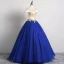 Vintage / Originale Bleu Roi Robe De Bal 2019 Robe Boule Encolure Dégagée Perle En Dentelle Fleur Appliques Mancherons Dos Nu Longue Robe De Ceremonie