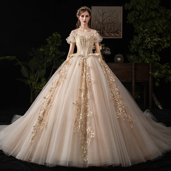 Luxury / Gorgeous Victorian Style Vintage / Retro Champagne Wedding Dresses 2019 Ball Gown Scoop Neck Beading Lace Flower Short Sleeve Backless Royal Train
