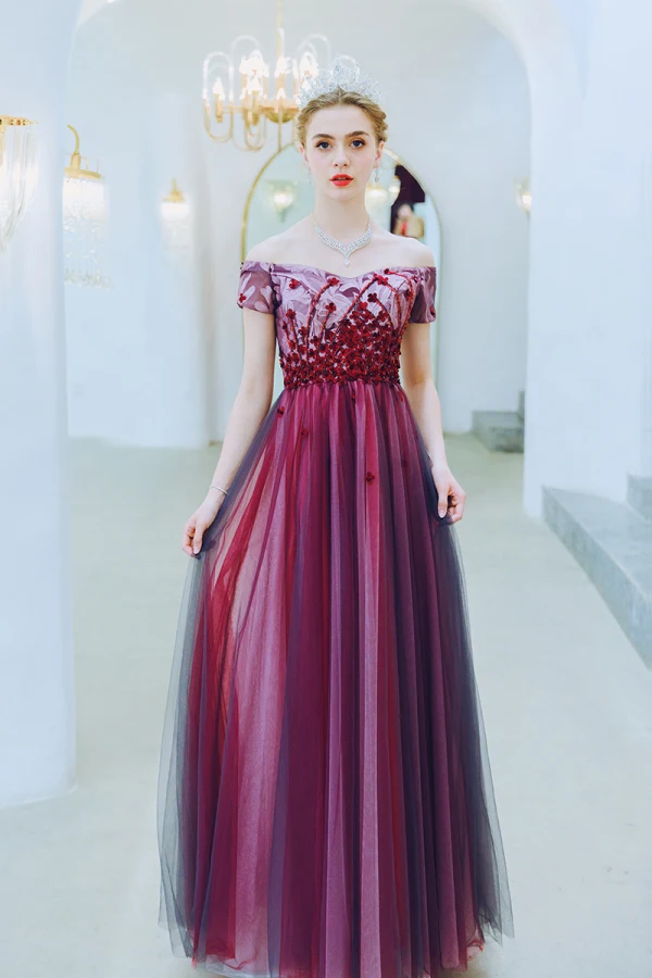 Charmant Bordeaux Robe De Soirée 2019 Princesse De l'épaule Perlage En Dentelle Fleur Appliques Manches Courtes Dos Nu Longue Robe De Ceremonie