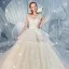 Étourdissant Champagne Robe De Mariée 2019 Princesse Encolure Dégagée Faux Diamant En Dentelle Fleur Appliques Sans Manches Dos Nu Volants en Cascade Royal Train